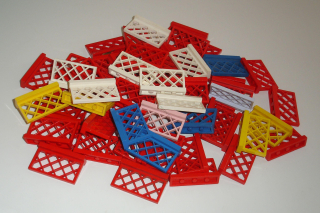 Lego 425150-6X (3185) plot 1x4x2 cca 60 ks (horší stav, zbarvené, vrypy viz foto) POUŽITÉ