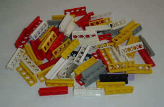 Lego 425096-2X (3633) plot 1x4x1 cca 70 ks (horší stav, zbarvené, vrypy viz foto) POUŽITÉ